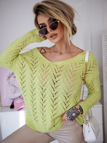 Damski sweter z sercem ecru 152302E