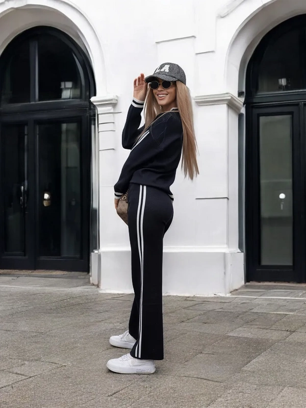 KOMPLET DAMSKI Z LAMPASAMI 142425K-CZARNY