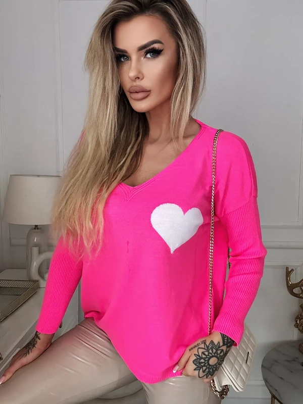 Damski sweter z sercem różowa landrynka 152302RL