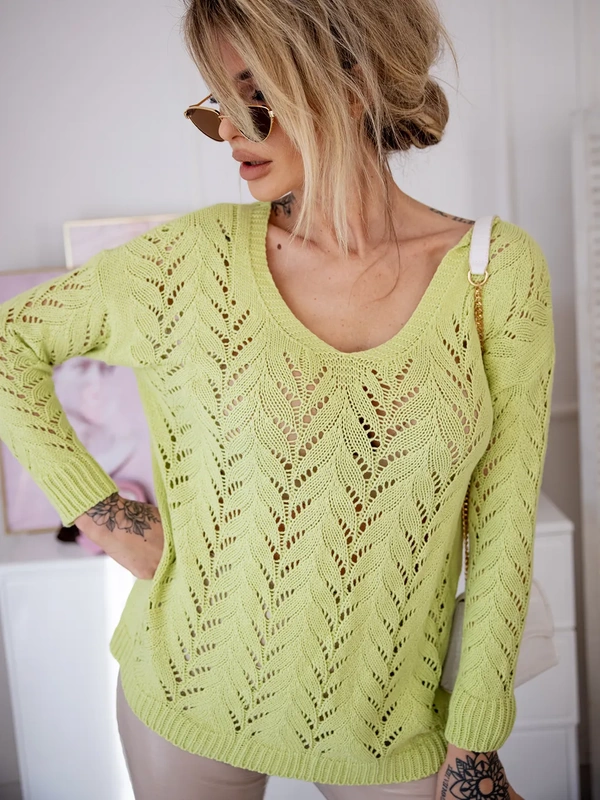 Damski sweter z sercem ecru 152302E