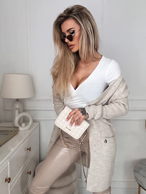 Damski sweter z sercem ecru 152302E