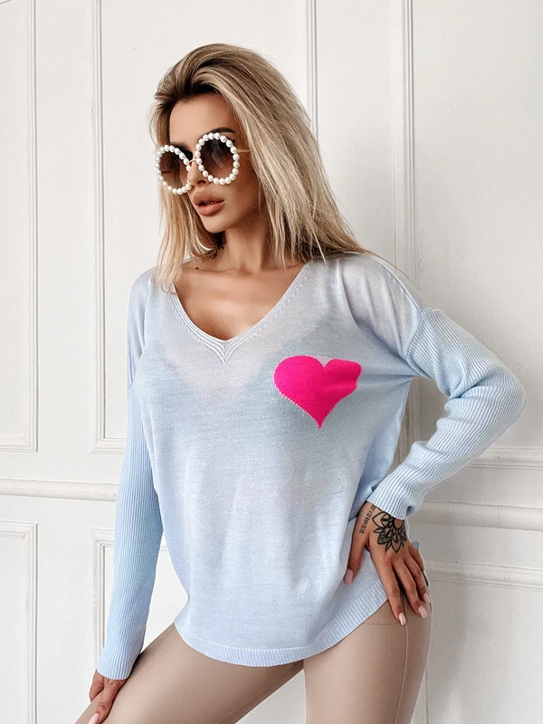 Damski sweter z sercem ecru 152302E