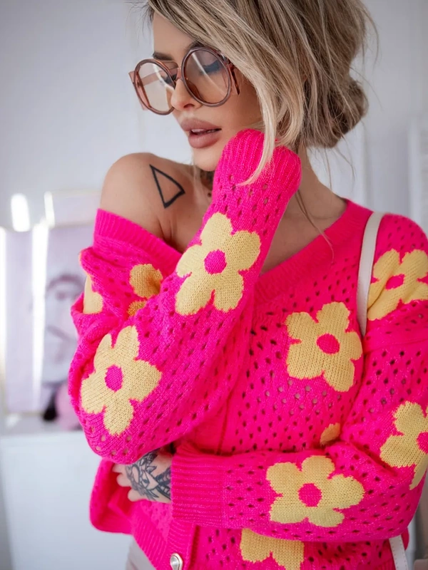 Damski sweter z sercem ecru 152302E