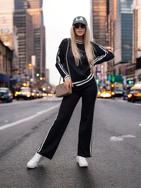 Elegant sweater made from alpaca-like fabric Liwia Navy blue