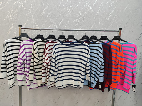 Sweter w paski Diora 102523