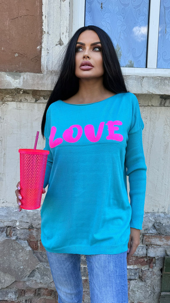 Wyrazisty sweter z napisem LOVE Turkus